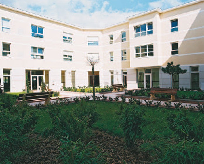 ETABLISSEMENT DE SOINS DE SUITE ET DE RÉADAPTATION DE 110 LITS / FEURS (42) - GRANIT ARCHI (ex 